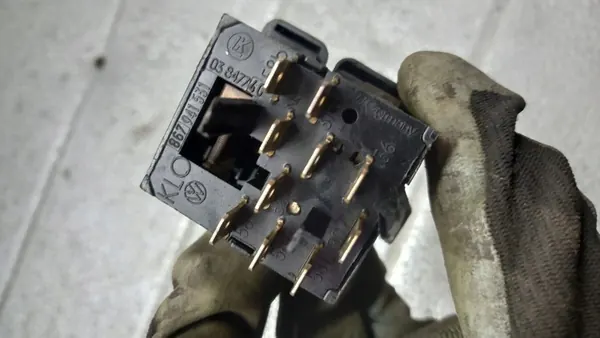 VW Polo II Lichtschakelaar 1992 3D 867941531 image 3