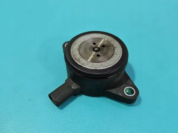 Nockenwellenphasenventil G4D3-6M280-AB für Jaguar XE image 2