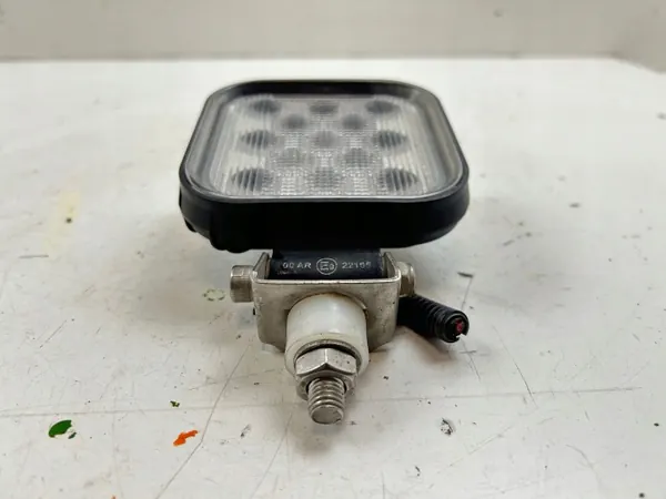 Toyota Hilux peruutusvalo OEM MAM84149 Käytetty image 6