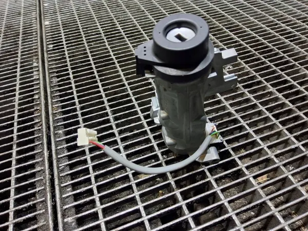 Interruptor de ignição SEAT OE 5Q0905865 - Usado image 3