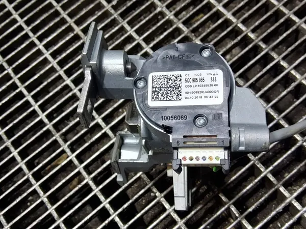 Interruptor de ignição SEAT OE 5Q0905865 - Usado image 6