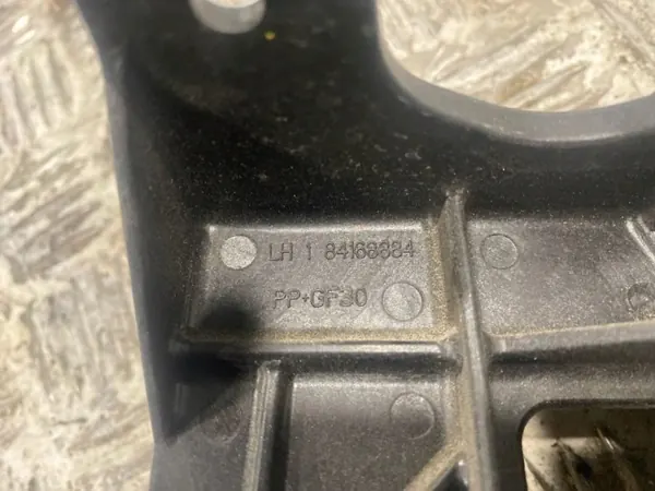 Jäähdyttimen kiinnike Chevrolet Corvette C8 OEM 184168884 image 4