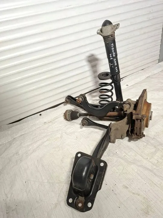 VW Tiguan 5NA 2017 Mozzo Posteriore Sinistro 5QF505435F image 4