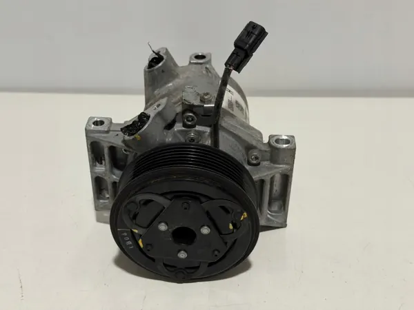 Dacia Sandero Stepway III AC Compressor 926008469R image 3