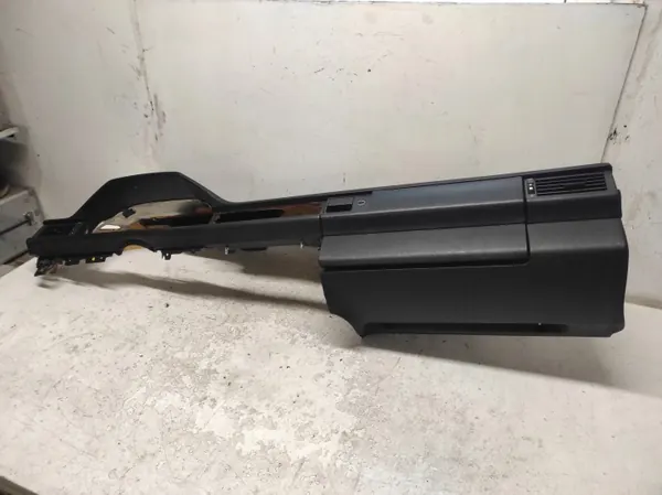 Mercedes W124 E 4MATIC Instrumentbrädskonsol OEM image 6