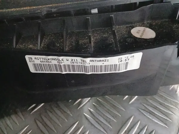 Panel de reposabrazos Mercedes-Benz DBTE741113 image 10