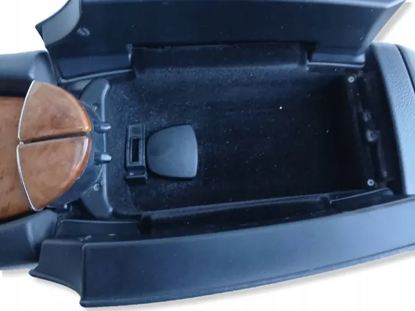 Panel de reposabrazos Mercedes-Benz DBTE741113 image 5