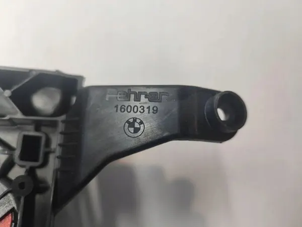 Accoudoir OEM 1600319 pour BMW F10 - Cuir noir image 3