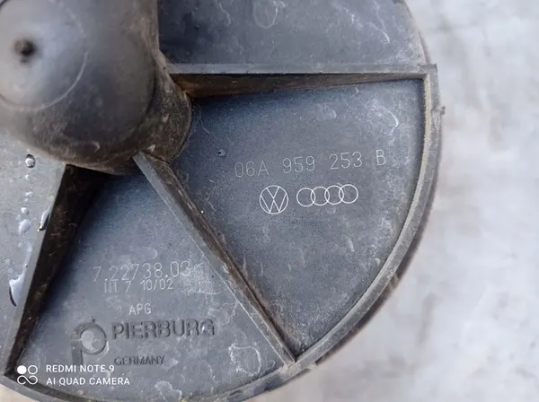 Bomba de aire Audi A4 B6 2.4 V6 8E0906613D image 5