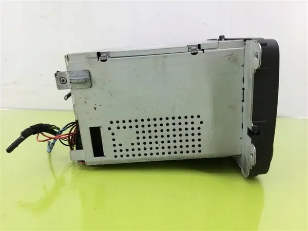Skoda OEM 5J0035161 REMI CD-radio Roomsterille 2006-2015 image 3