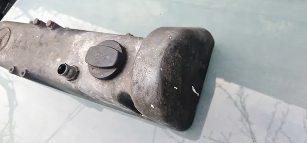 Mercedes Ventildeckel OEM 6160161105 - Gebraucht image 3