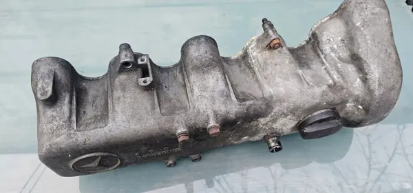Mercedes Ventildeckel OEM 6160161105 - Gebraucht image 4