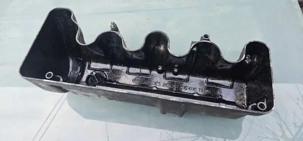 Mercedes Ventildeckel OEM 6160161105 - Gebraucht image 5