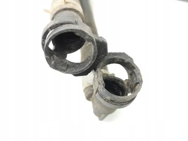 Toyota FRC30010 Koplampsproeislang - Gebruikt OE-onderdeel image 3
