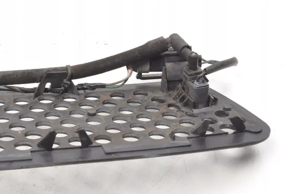 Grille BMW E46 M3 OEM 2694723 - État Utilisé image 8