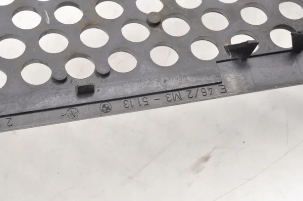 Grille BMW E46 M3 OEM 2694723 - État Utilisé image 9