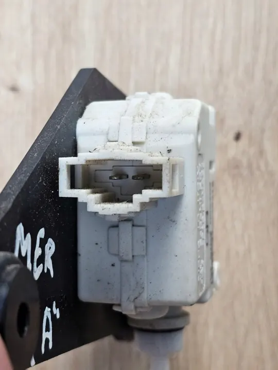 Atuador de fecho central OEM 13199007 para Opel Meriva A image 3