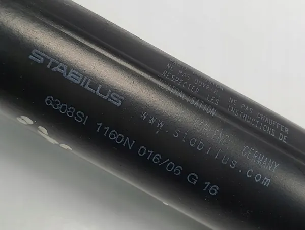 Bakluckgasdämpare Volvo V70 II 30674494 Par image 3