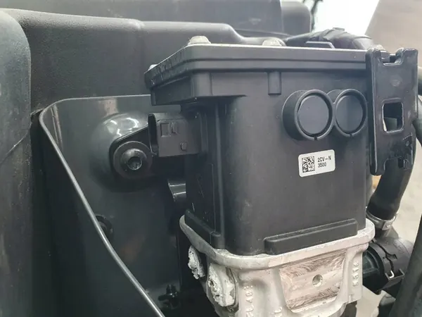 Módulo da bomba do tanque AdBlue DAF XF 106 image 6