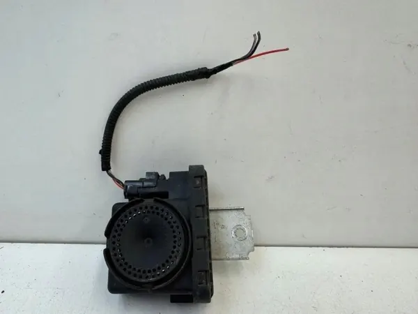 Sirena de alarma Volvo XC90 II OEM 30659758 - Usado image 3