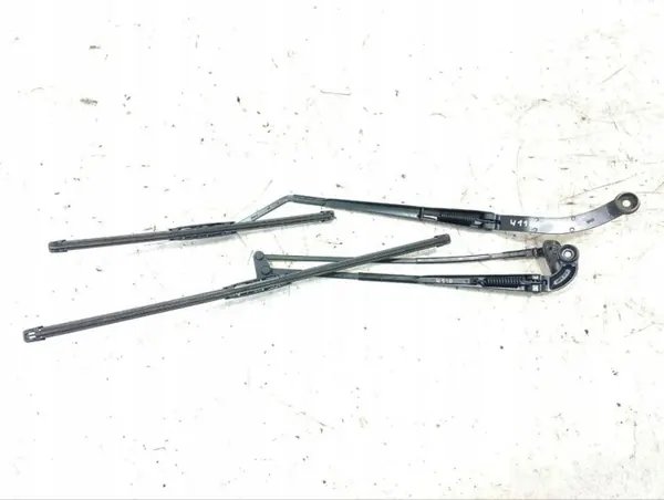 Maseratin pyyhinvarsi OEM 294073 Quattroporte V 2011 image 2