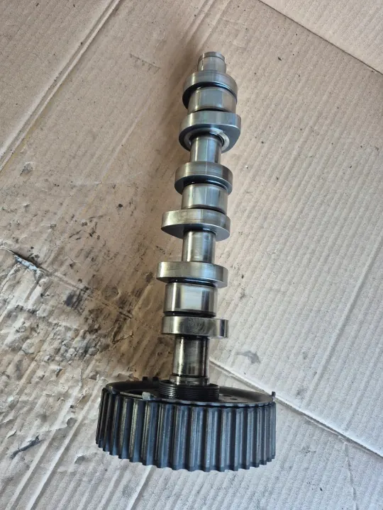 Árbol de levas VW 1.9 TDI OEM 038109111E - Usado image 2