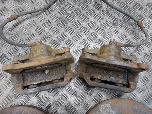 Bremsscheiben + Beläge + Bremssättel Vorderachse Mazda 6 III GJ 2.2 D image 3