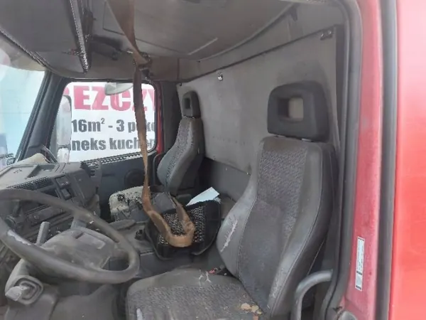 Gebruikte VOLVO cabine voor FH 12 - OEM-kwaliteit image 3