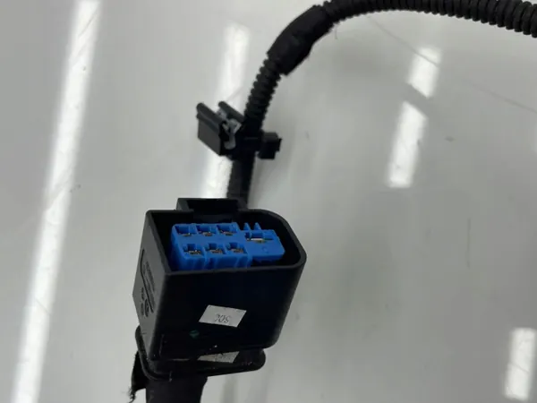 BMW Hehkutulppakaapeli OEM 858365201 - Käytetty image 4