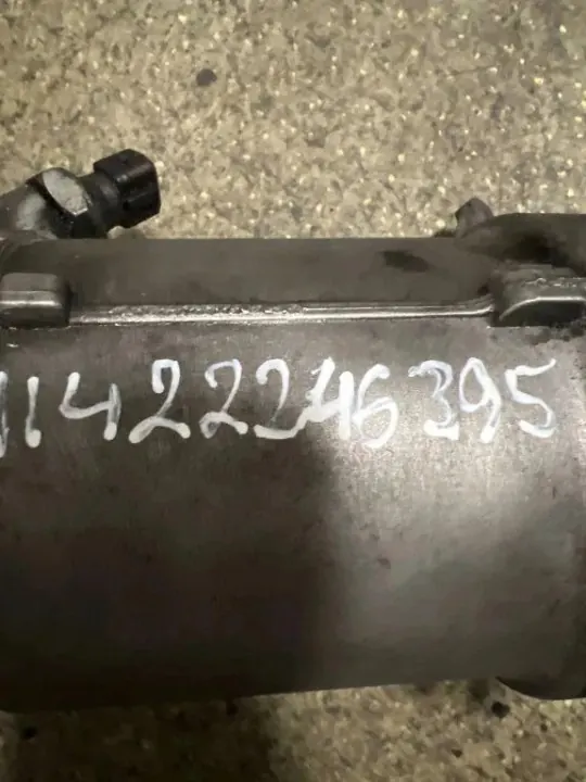 BMW Oliefilterbevestiging OEM 11422246395 image 3