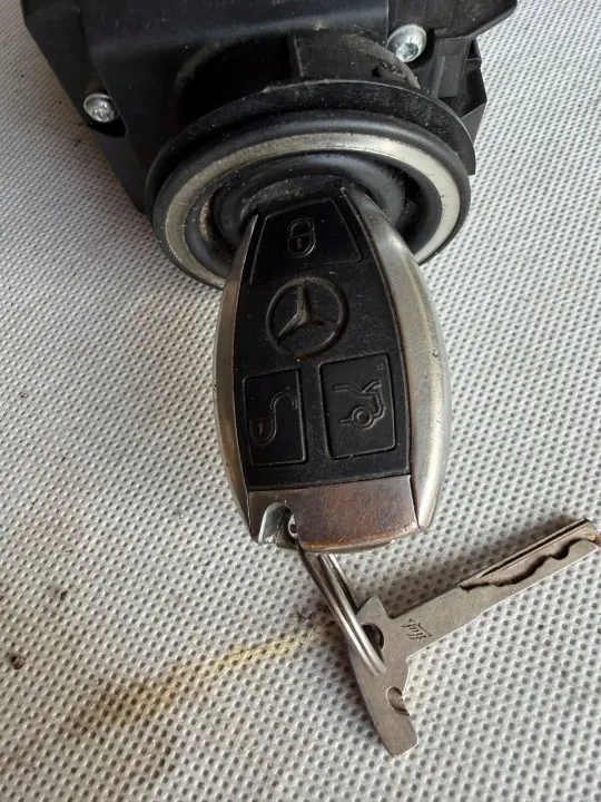 Sytytyskytkin Mercedes-Benz Vito Viano W639 OEM 33002307 image 4