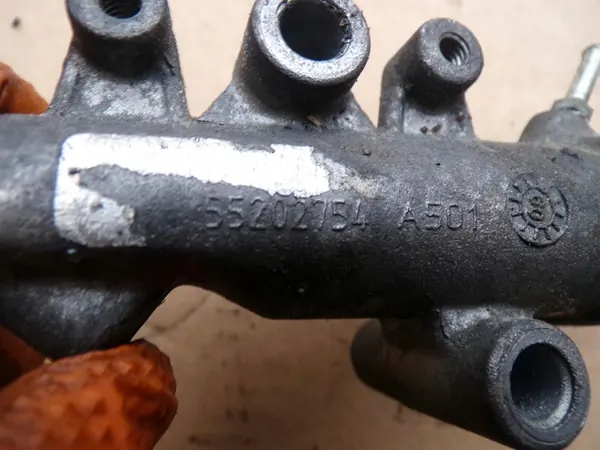 Régulateur de pression de carburant Opel Vectra C Zafira B 1.9 CDTI 55202754 image 3