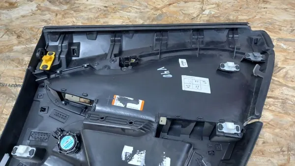 Linke hintere Türverkleidung Volvo V40 II image 7