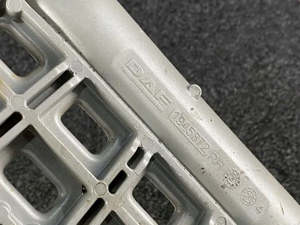 DAF XF106 Trittabdeckung OEM 1945946/1945872 - Vorne image 6