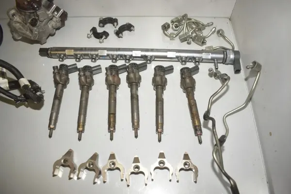 Jeu système injection carburant OEM 7823463 BMW 5 image 3