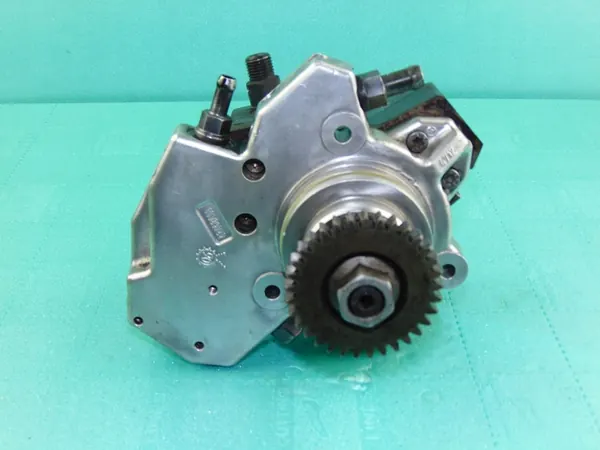 Bosch Brandstofpomp 3.0 CDI Mercedes image 3