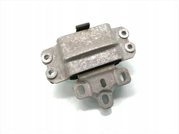 VW Tiguan Moottorin Kiinnike 2.0 TDI 4motion Diesel image 3