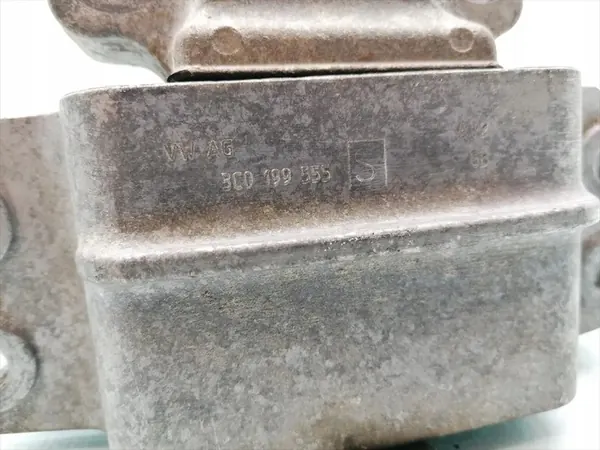 VW Tiguan Moottorin Kiinnike 2.0 TDI 4motion Diesel image 4