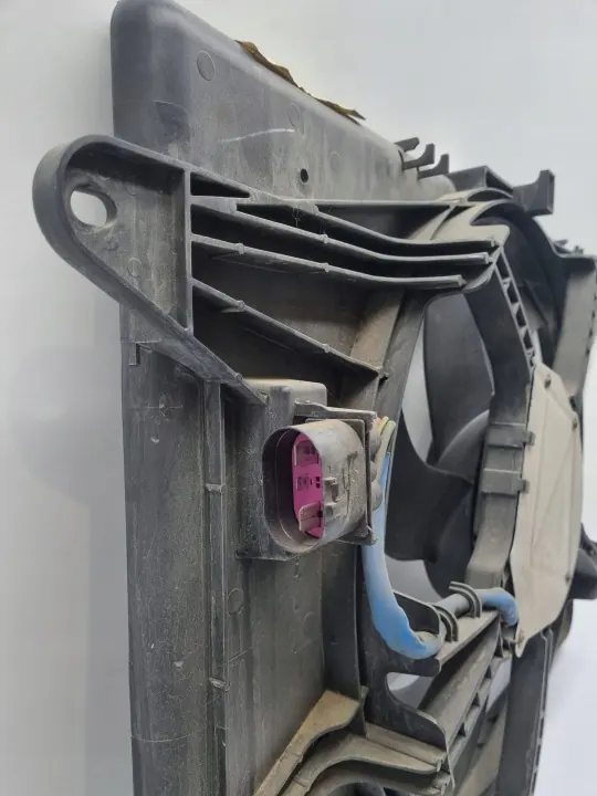 Carcasa del ventilador Chrysler Pacifica OEM 68306585AB image 4