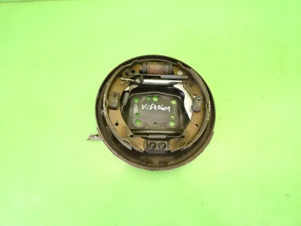 Plaque de support arrière gauche pour MAZDA 2 II DE 07-10 image 1