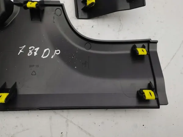 Renault Megane E-Tech 2022 Tunnel-Seitenabdeckung OEM E6399354 image 4