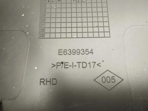 Renault Megane E-Tech 2022 Tunnel-Seitenabdeckung OEM E6399354 image 8