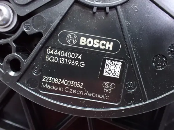 Réservoir AdBlue Pompe OEM 5Q0131969G image 8