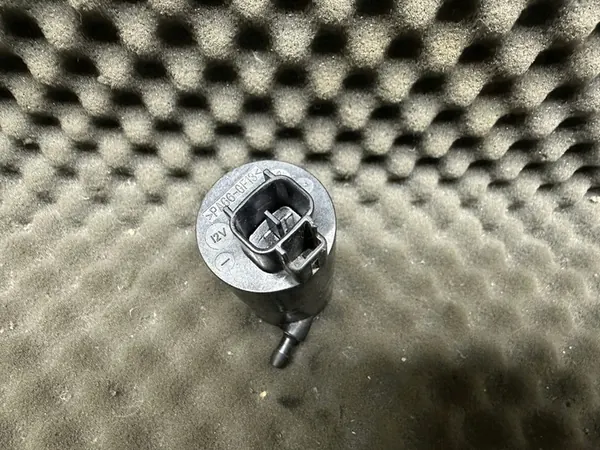 VOORRAAM WASSER POMP TOYOTA OE image 2