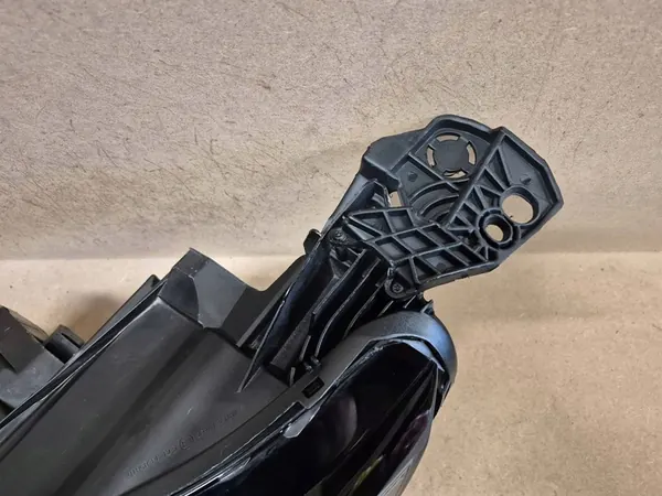 Vasen Etuvalaisin Peugeot 3008 5008 II 89915987 image 5