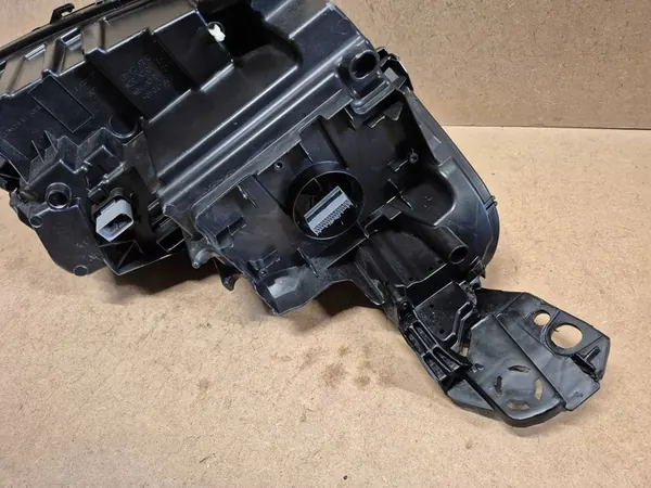 Vasen Etuvalaisin Peugeot 3008 5008 II 89915987 image 9