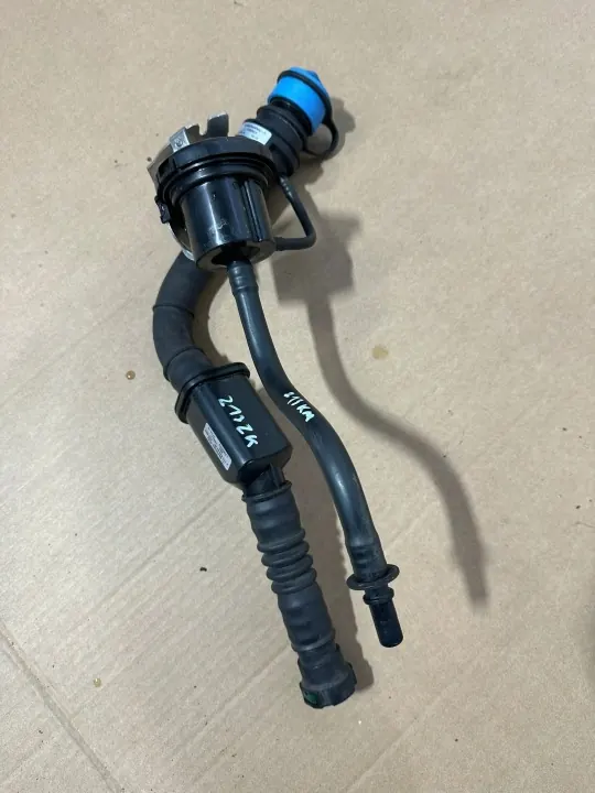 AdBlue-Einfüllstutzen OEM A2134700200 für Mercedes E-Klasse W213 image 2