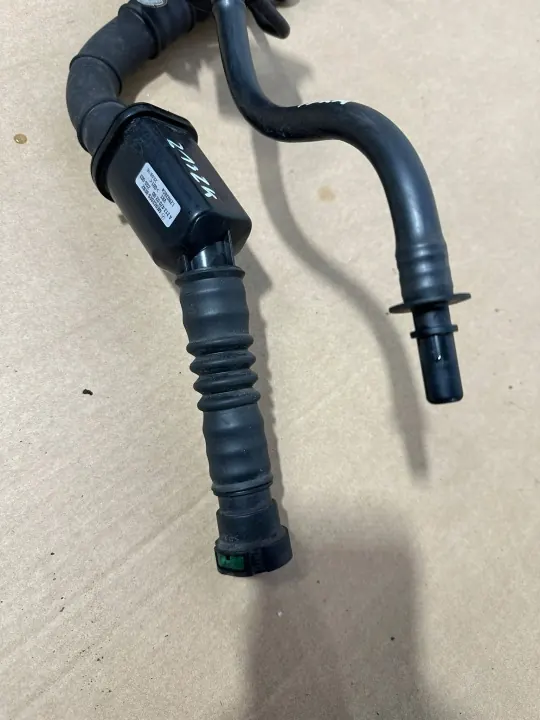 AdBlue-Einfüllstutzen OEM A2134700200 für Mercedes E-Klasse W213 image 3