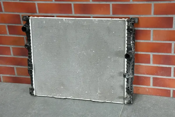 Radiador de agua BMW 5 G30 G31 6 G32 7 G11 G12 image 2