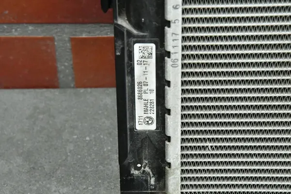 Radiador de agua BMW 5 G30 G31 6 G32 7 G11 G12 image 5